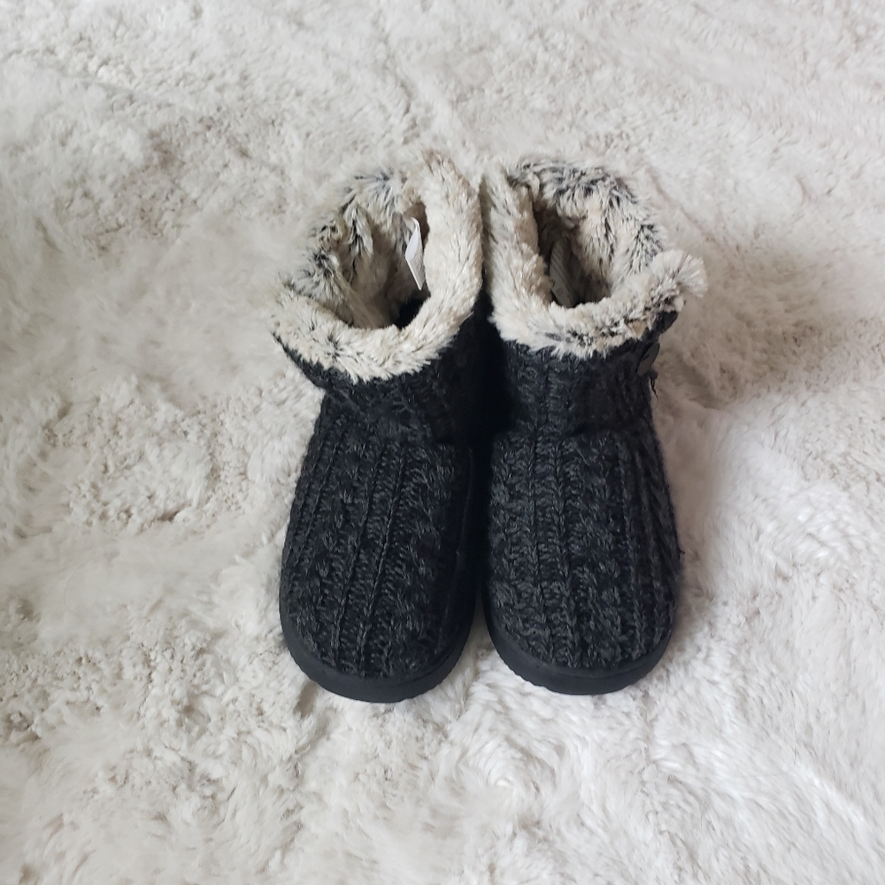 Slippers - Picture 2 of 2